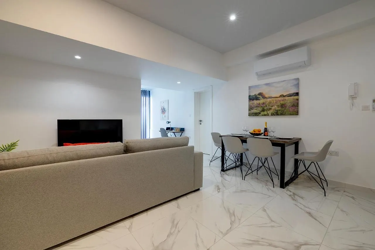 Lägenhet Top Location 2 Bedroom With Terrace Sliema