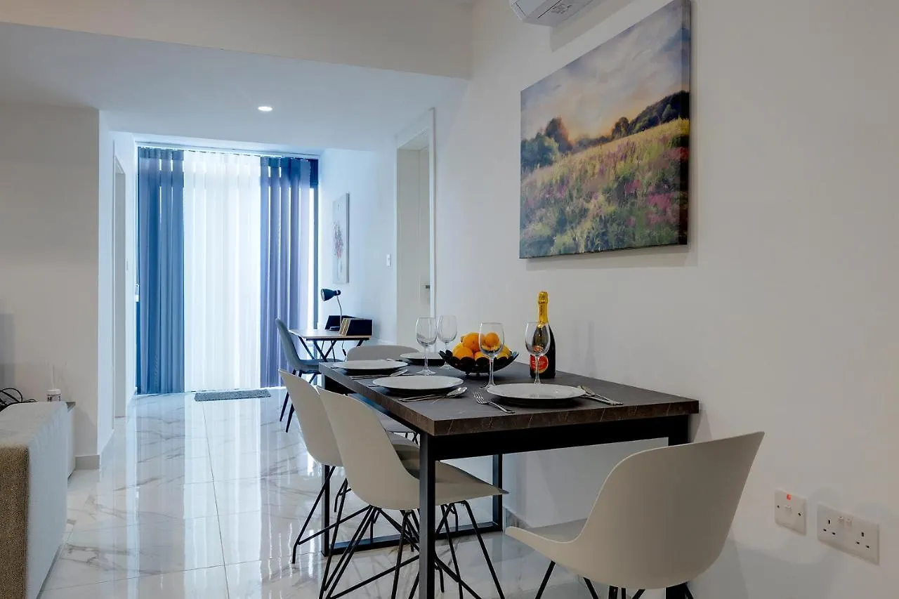 Top Location 2 Bedroom With Terrace Sliema