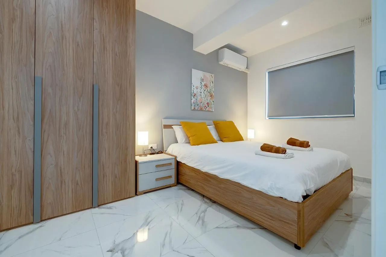Lägenhet Top Location 2 Bedroom With Terrace Sliema