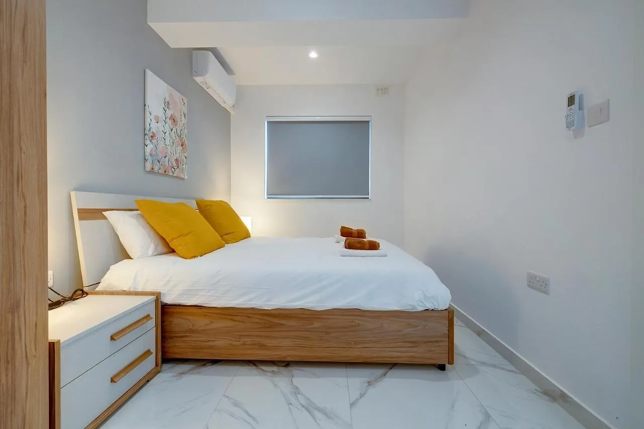 Top Location 2 Bedroom With Terrace Sliema
