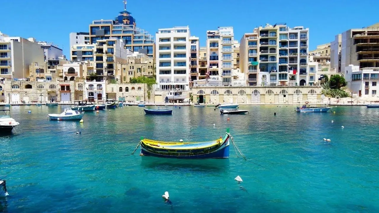 Top Location 2 Bedroom With Terrace Sliema Apartment