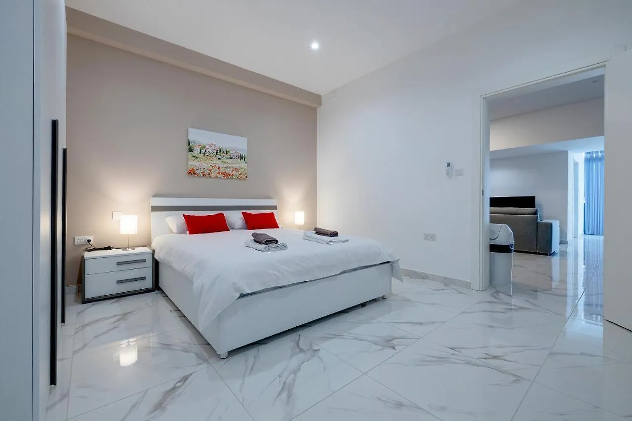 Top Location 2 Bedroom With Terrace Sliema
